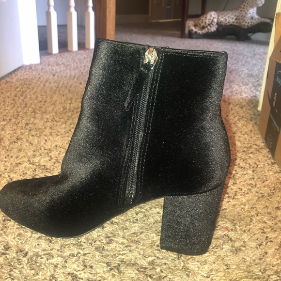 Black ankle booties - Picture 3 of 4